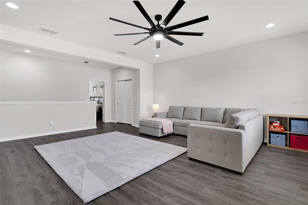 For Sale: $799,999 (4 beds, 3 baths, 2594 Square Feet)