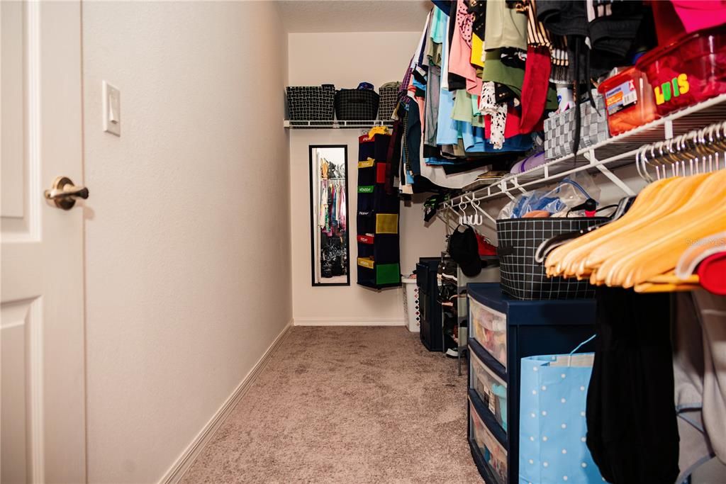 待售: $369,000 (4 贝兹, 2 浴室, 2052 平方英尺)