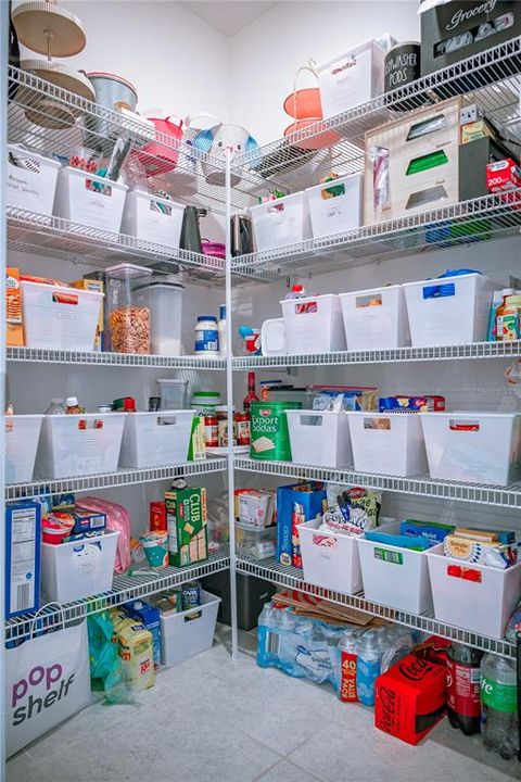 待售: $369,000 (4 贝兹, 2 浴室, 2052 平方英尺)