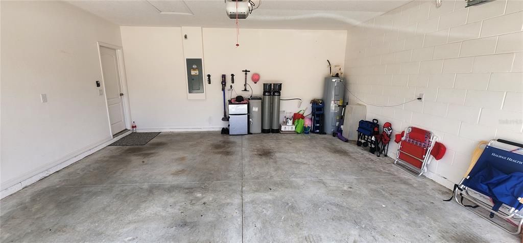 待售: $369,000 (4 贝兹, 2 浴室, 2052 平方英尺)