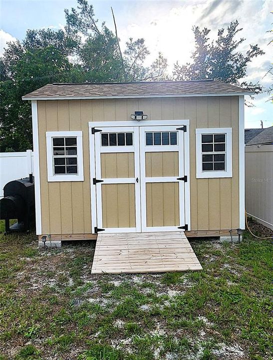 待售: $369,000 (4 贝兹, 2 浴室, 2052 平方英尺)