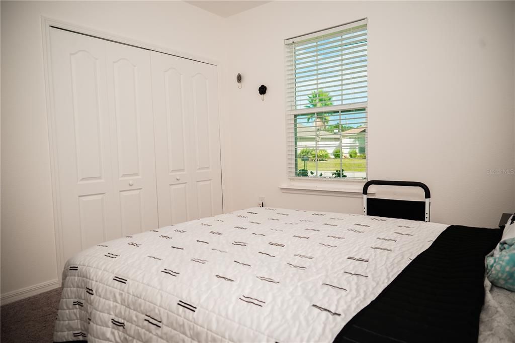 待售: $369,000 (4 贝兹, 2 浴室, 2052 平方英尺)