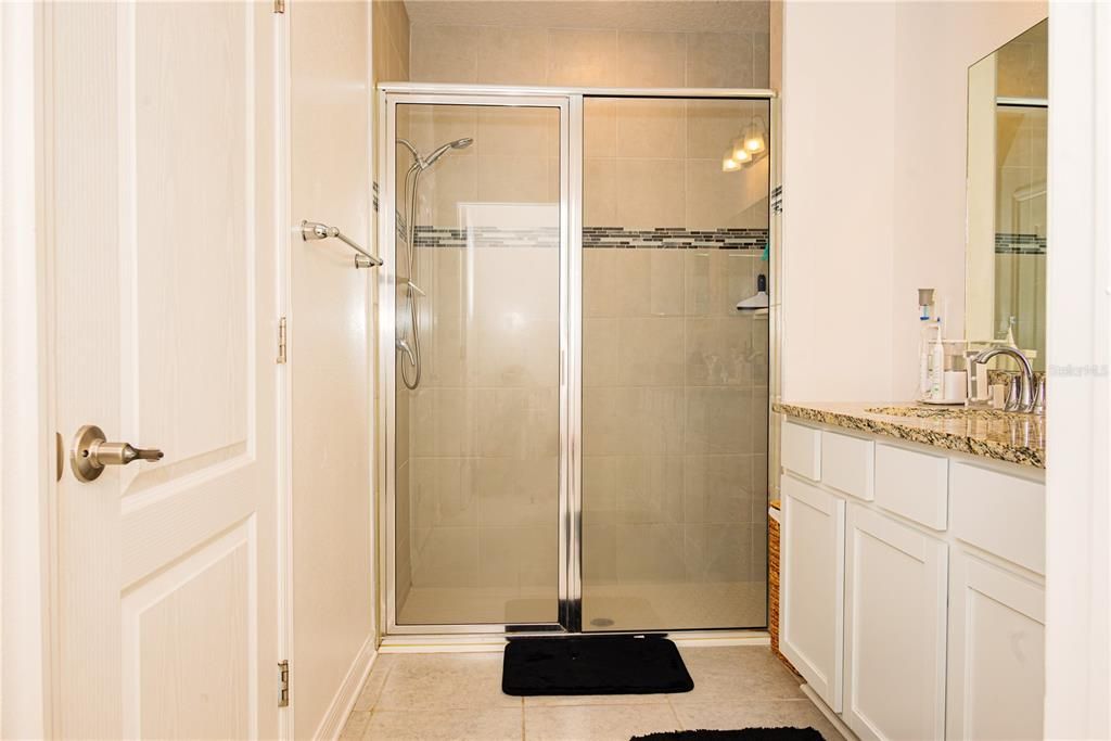 待售: $369,000 (4 贝兹, 2 浴室, 2052 平方英尺)