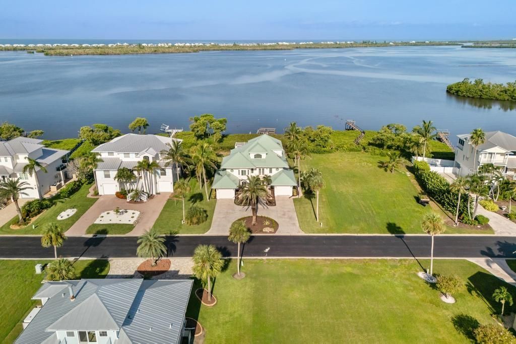 待售: $2,180,000 (3 贝兹, 2 浴室, 2787 平方英尺)