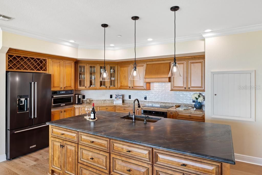 待售: $2,180,000 (3 贝兹, 2 浴室, 2787 平方英尺)