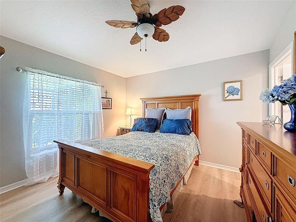 待售: $239,900 (3 贝兹, 2 浴室, 1337 平方英尺)