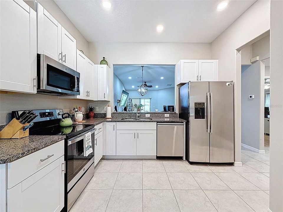 待售: $239,900 (3 贝兹, 2 浴室, 1337 平方英尺)