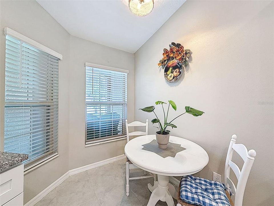 待售: $239,900 (3 贝兹, 2 浴室, 1337 平方英尺)