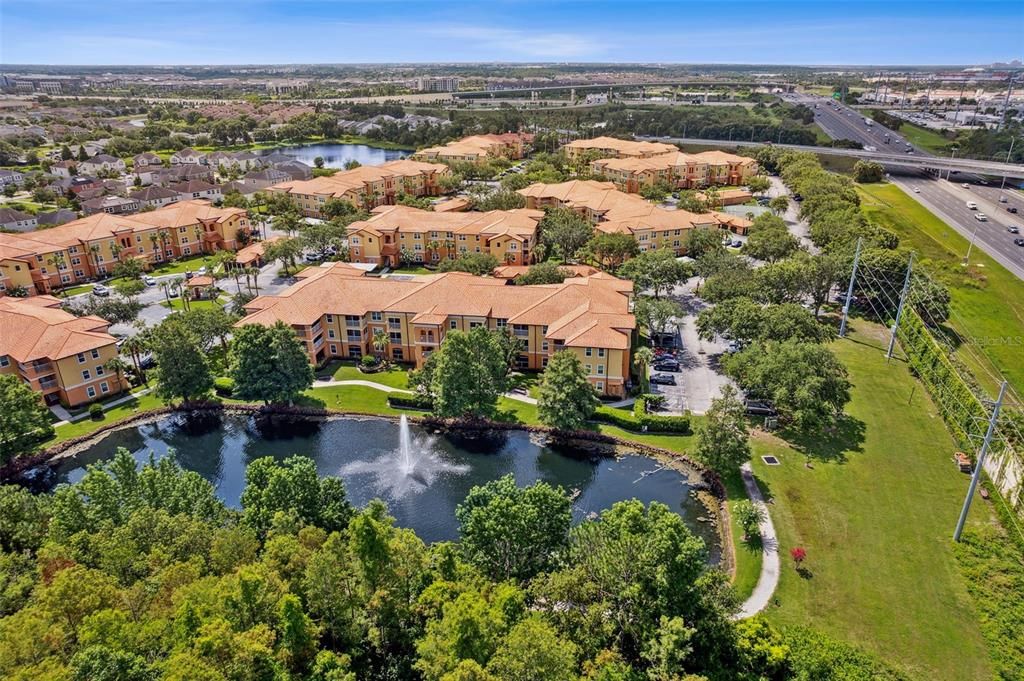 合同活跃: $169,000 (1 贝兹, 1 浴室, 734 平方英尺)