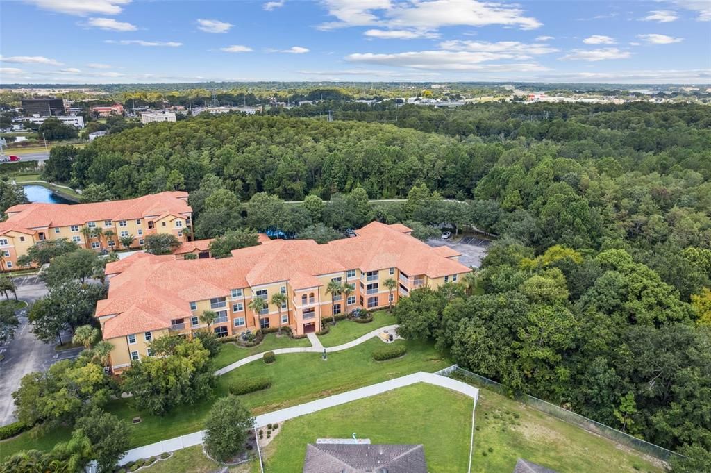 合同活跃: $169,000 (1 贝兹, 1 浴室, 734 平方英尺)