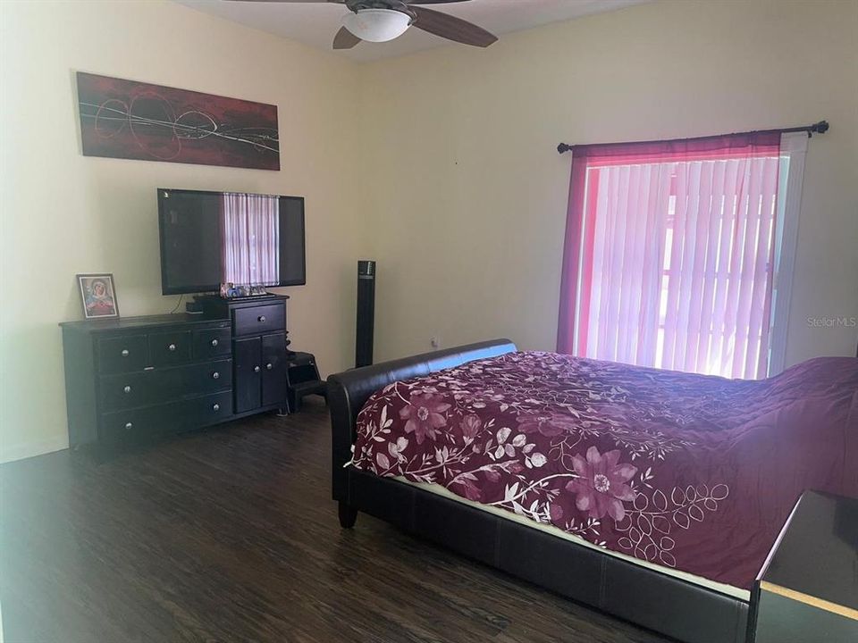 En Venta: $238,999 (3 camas, 2 baños, 1728 Pies cuadrados)