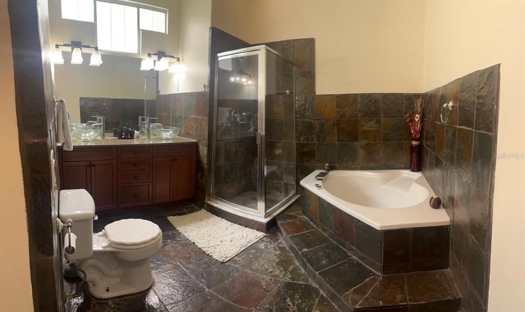 En Venta: $238,999 (3 camas, 2 baños, 1728 Pies cuadrados)