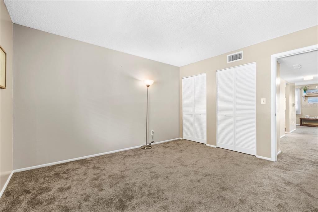 For Sale: $142,000 (2 beds, 2 baths, 1138 Square Feet)