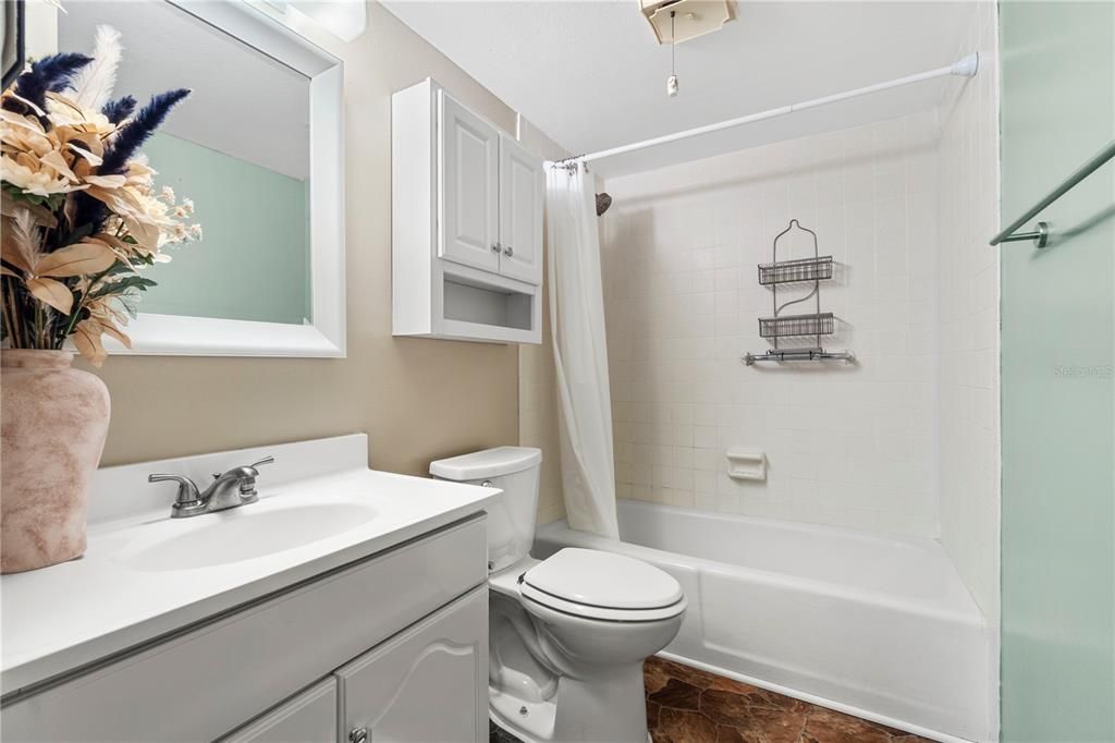 For Sale: $142,000 (2 beds, 2 baths, 1138 Square Feet)