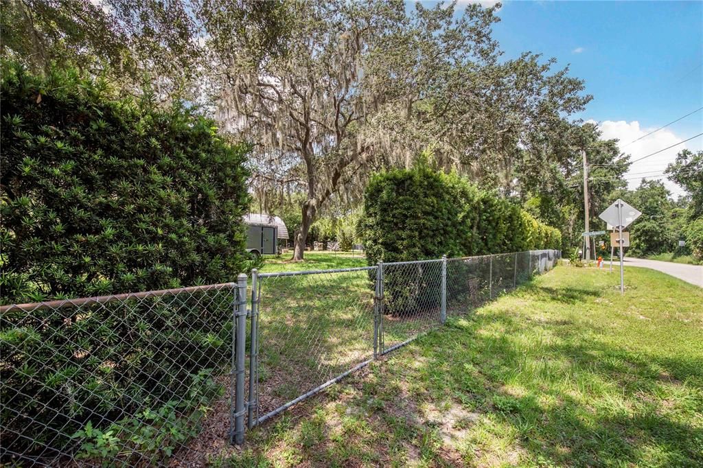 待售: $199,900 (0.22 acres)