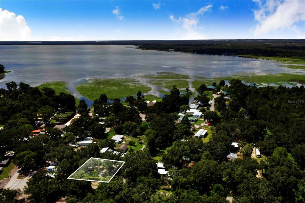 待售: $199,900 (0.22 acres)