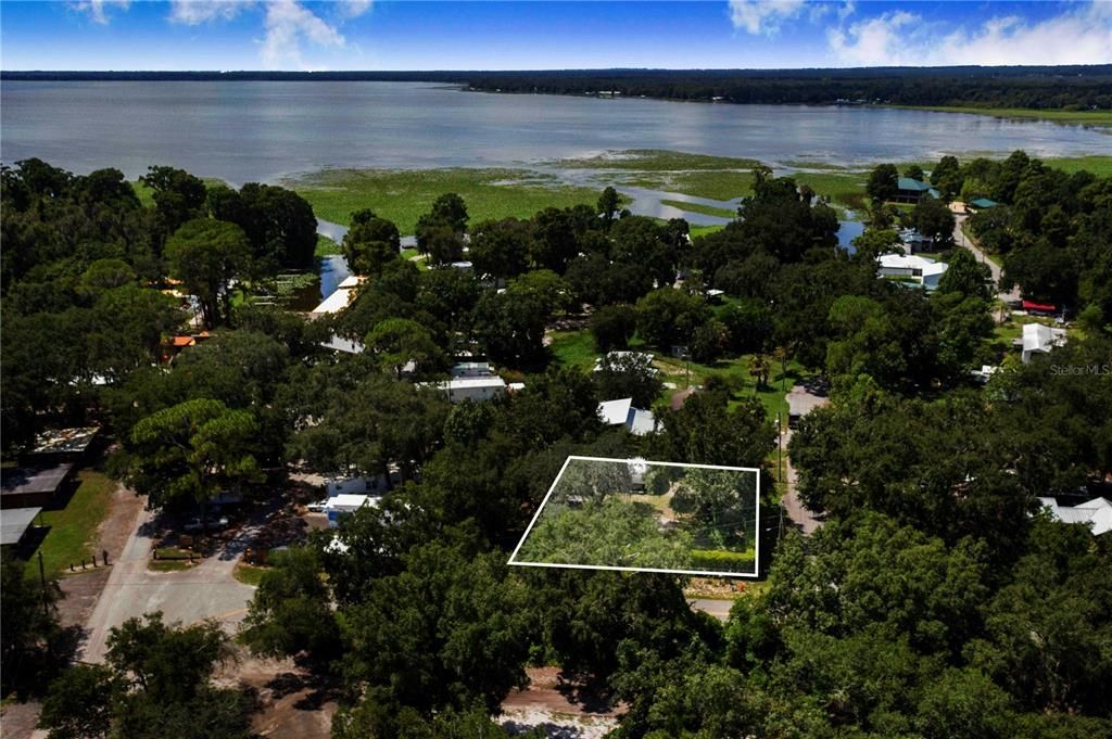 待售: $199,900 (0.22 acres)