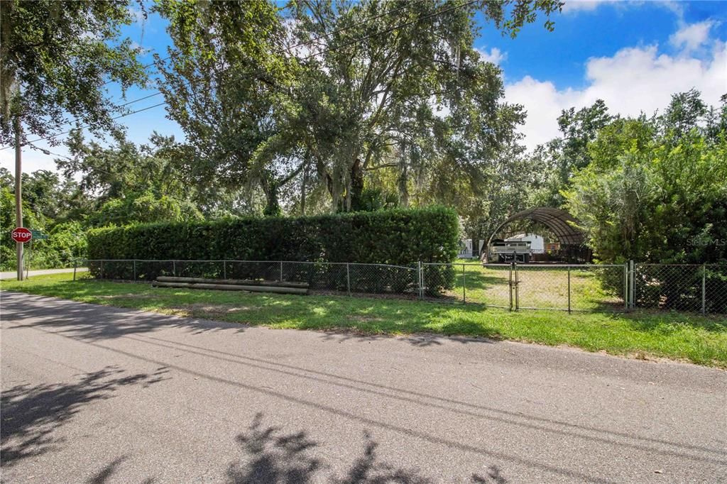 待售: $199,900 (0.22 acres)