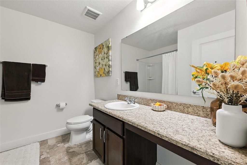 На продажу: $349,900 (3 спален, 2 ванн, 1537 Квадратных фут)