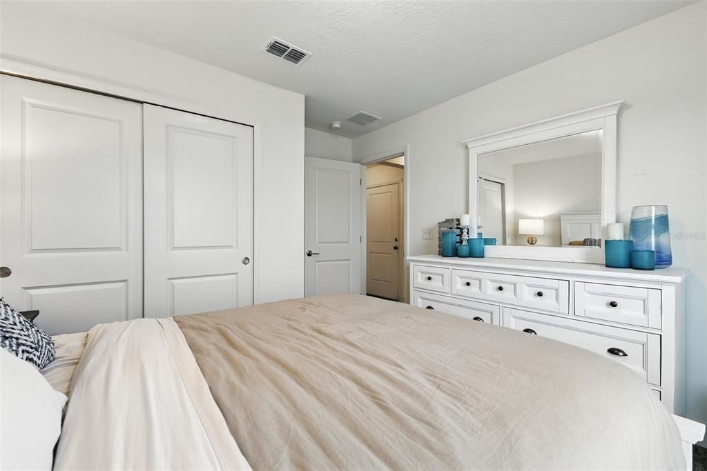 На продажу: $349,900 (3 спален, 2 ванн, 1537 Квадратных фут)