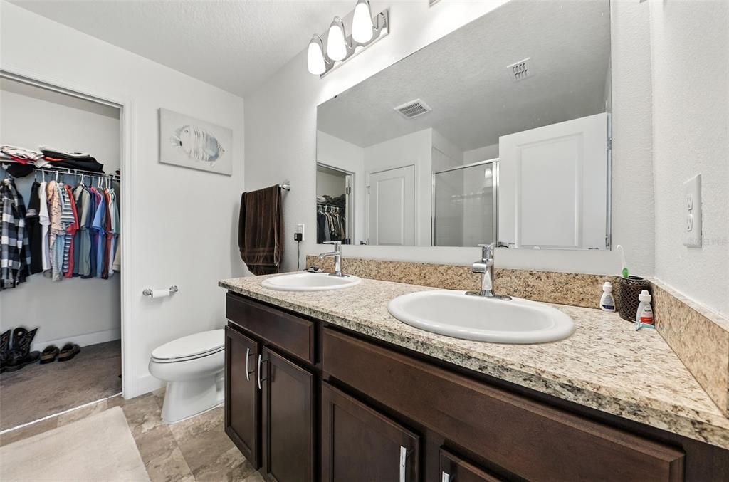 На продажу: $349,900 (3 спален, 2 ванн, 1537 Квадратных фут)