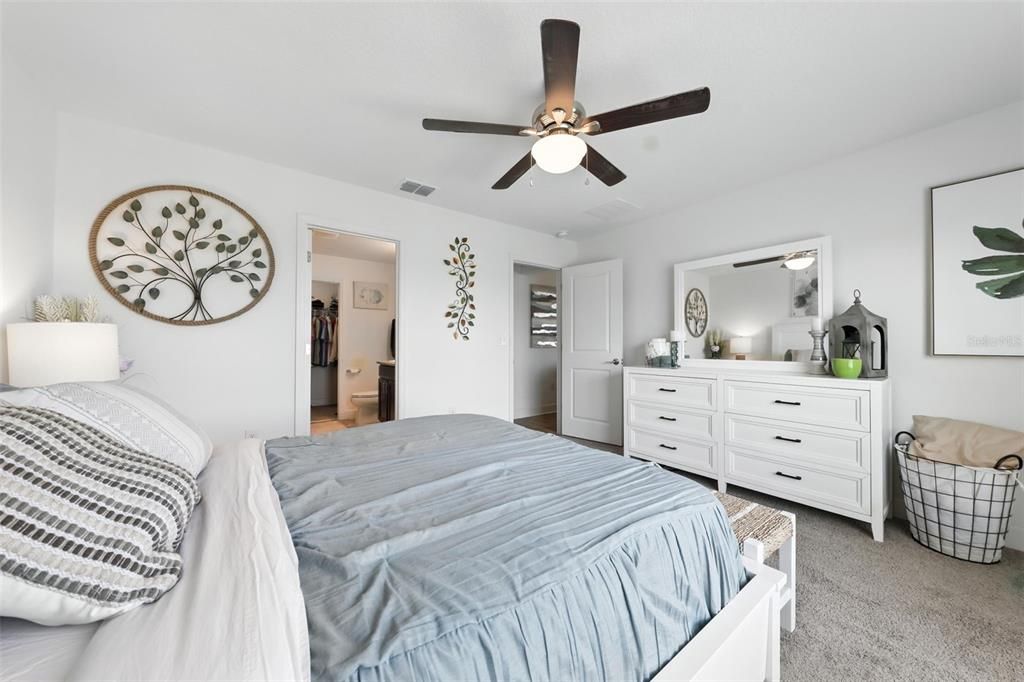 На продажу: $349,900 (3 спален, 2 ванн, 1537 Квадратных фут)