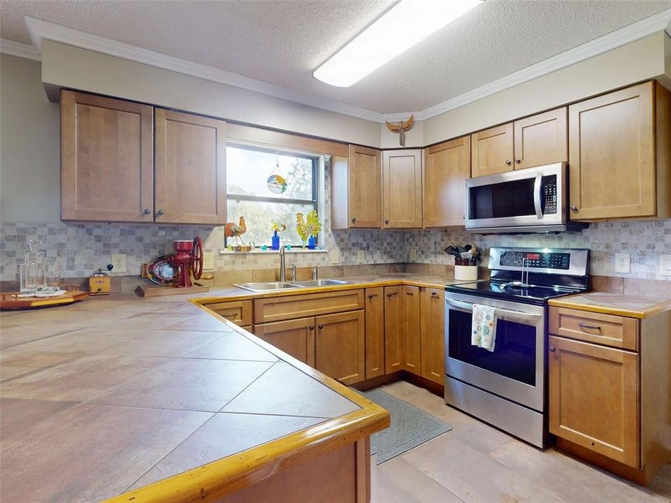 待售: $489,000 (3 贝兹, 2 浴室, 2229 平方英尺)