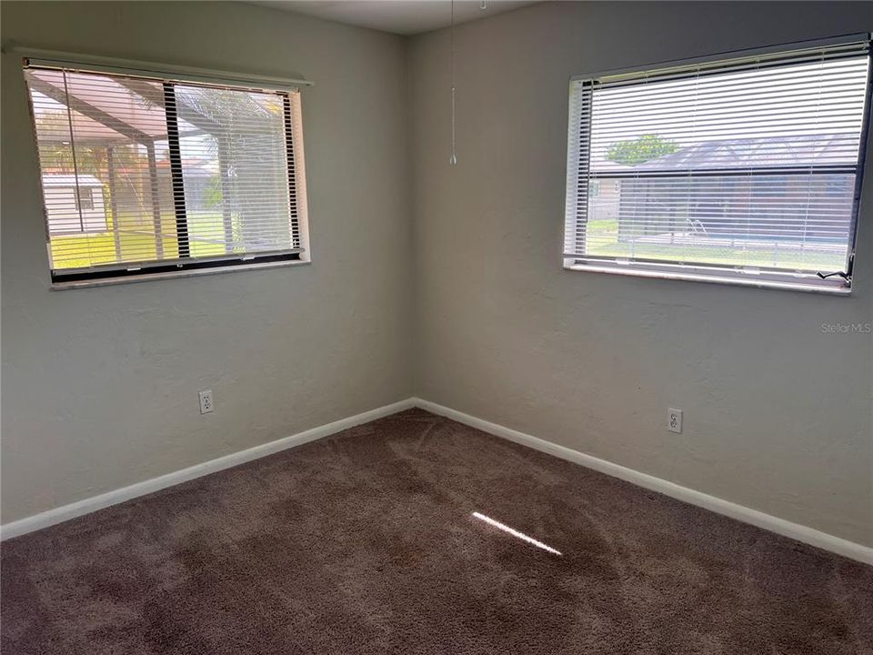 出租: $2,200 (3 贝兹, 2 浴室, 1924 平方英尺)