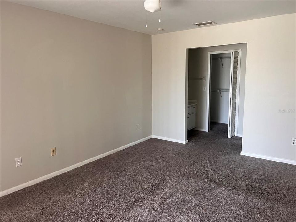 出租: $2,200 (3 贝兹, 2 浴室, 1924 平方英尺)