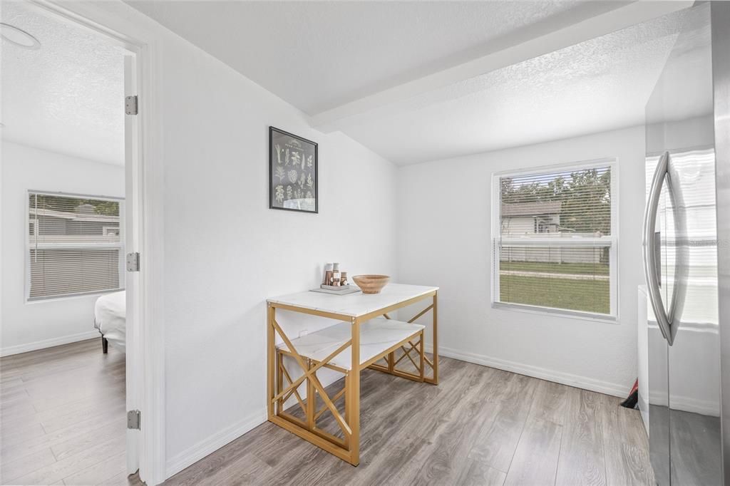 Active With Contract: $219,900 (2 beds, 1 baths, 744 Square Feet)