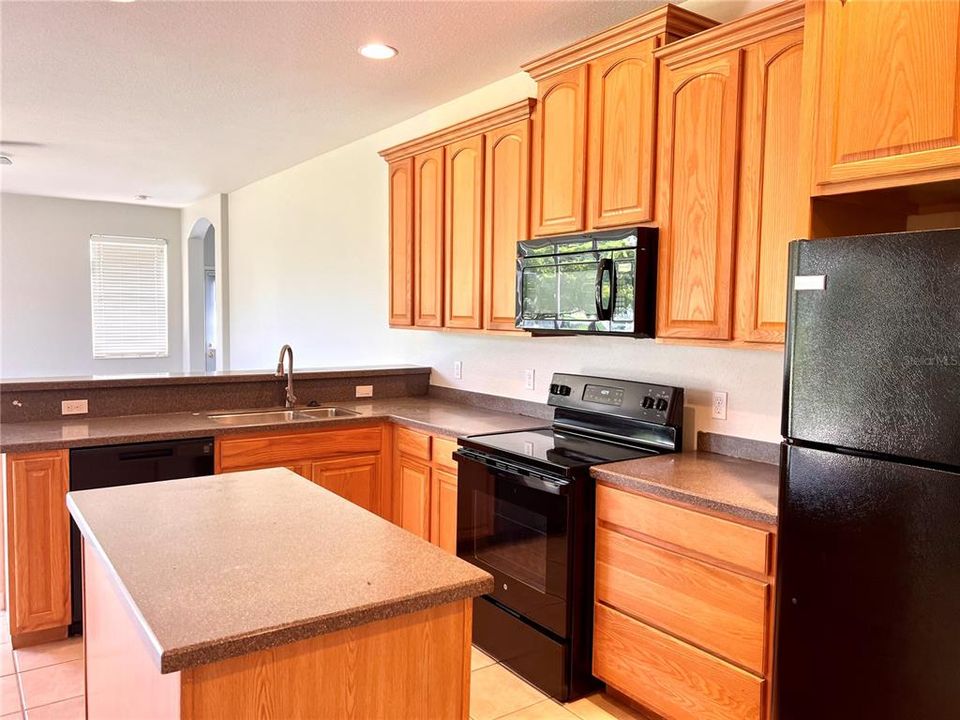 В аренду: $2,150 (5 спален, 3 ванн, 2661 Квадратных фут)