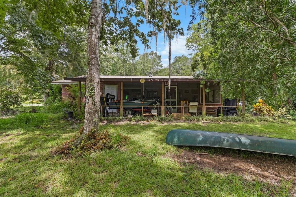 For Sale: $225,000 (2 beds, 1 baths, 1076 Square Feet)