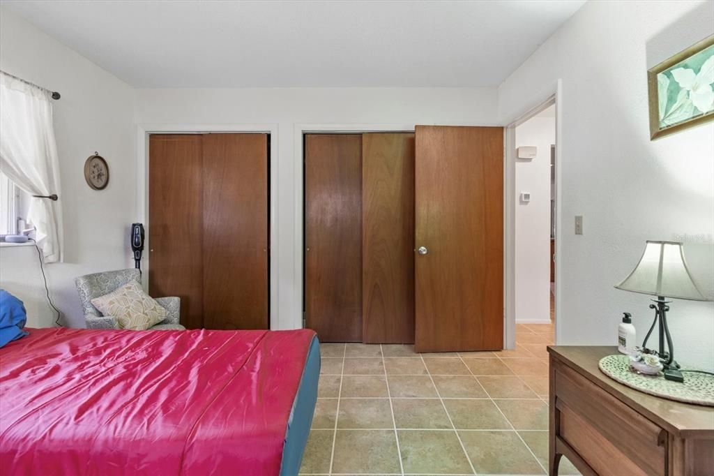 For Sale: $225,000 (2 beds, 1 baths, 1076 Square Feet)