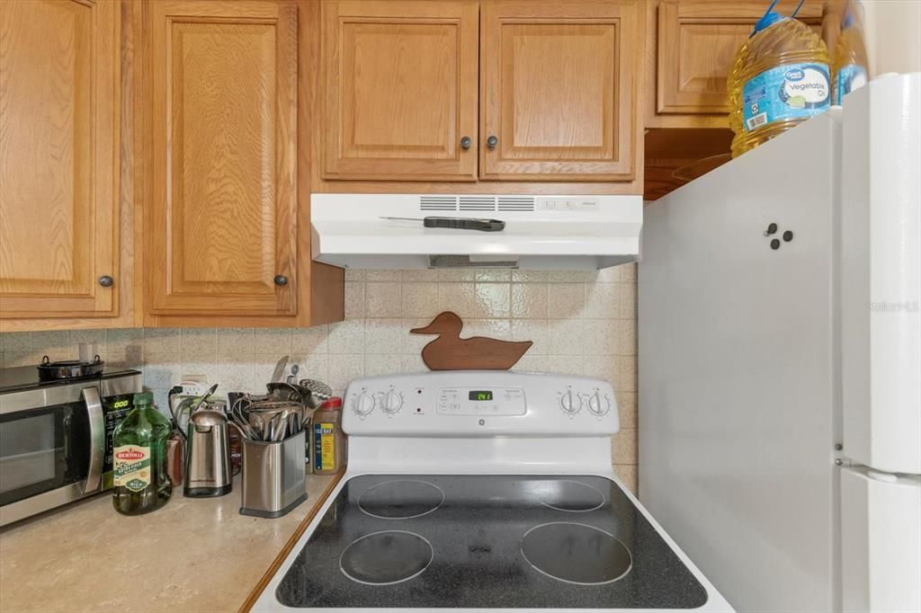 For Sale: $225,000 (2 beds, 1 baths, 1076 Square Feet)