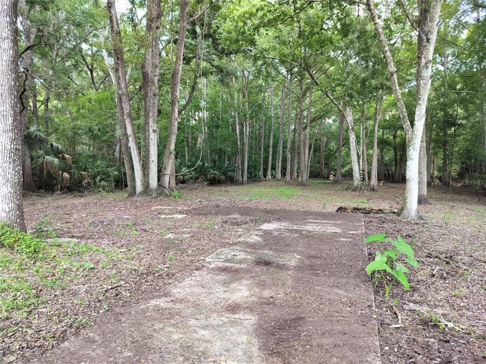 待售: $89,000 (0.87 acres)