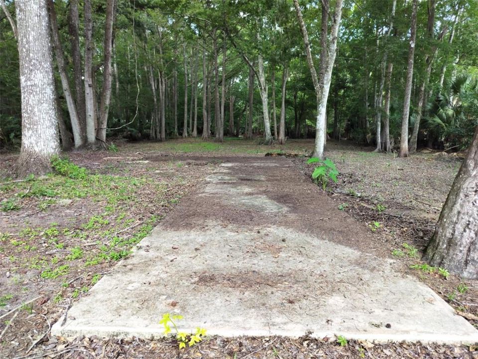 待售: $89,000 (0.87 acres)