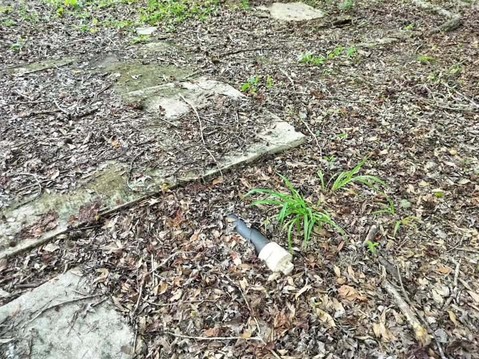 待售: $89,000 (0.87 acres)