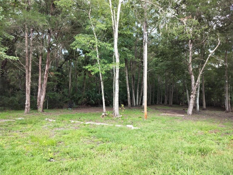 待售: $89,000 (0.87 acres)