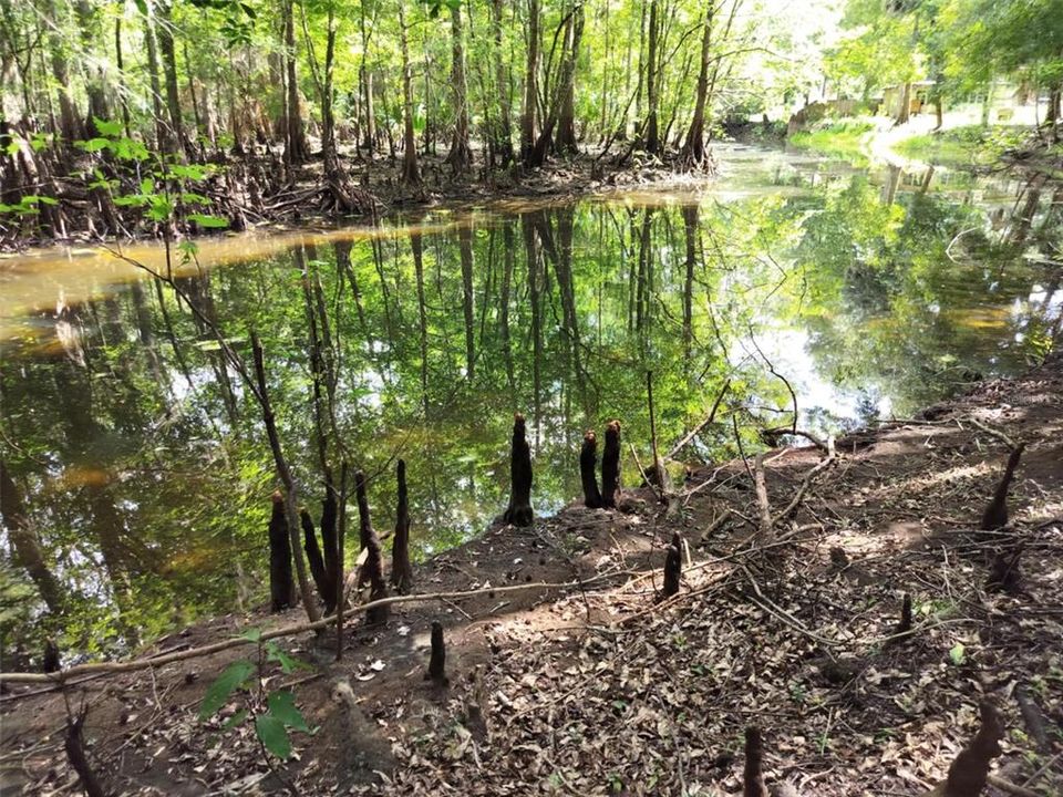 待售: $89,000 (0.87 acres)