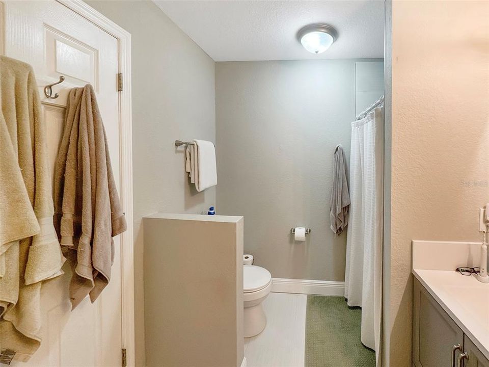 Под контрактом: $267,900 (3 спален, 2 ванн, 1686 Квадратных фут)