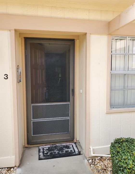 Под контрактом: $89,995 (1 спален, 1 ванн, 714 Квадратных фут)