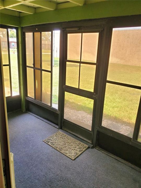 Под контрактом: $89,995 (1 спален, 1 ванн, 714 Квадратных фут)