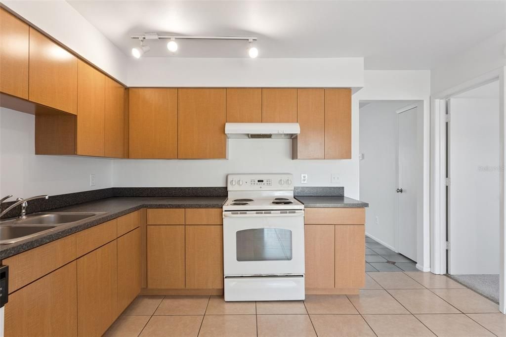 For Sale: $499,000 (4 beds, 0 baths, 1972 Square Feet)