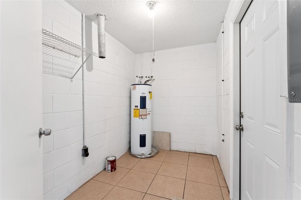 For Sale: $499,000 (4 beds, 0 baths, 1972 Square Feet)