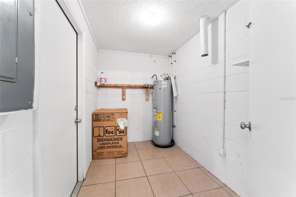 For Sale: $499,000 (4 beds, 0 baths, 1972 Square Feet)