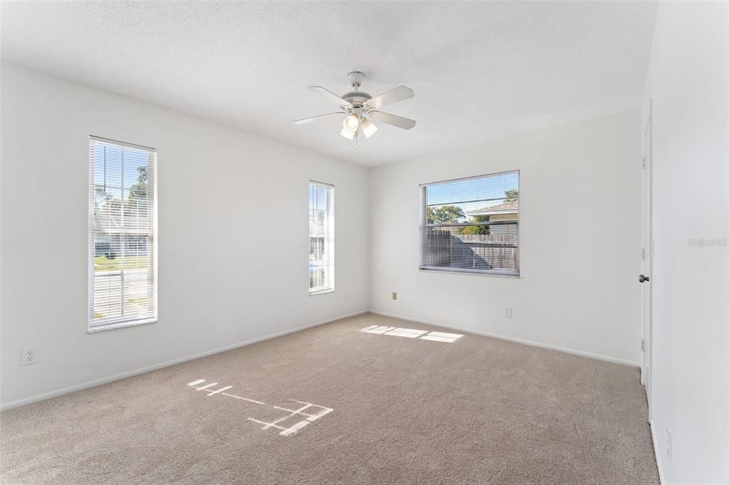 For Sale: $499,000 (4 beds, 0 baths, 1972 Square Feet)