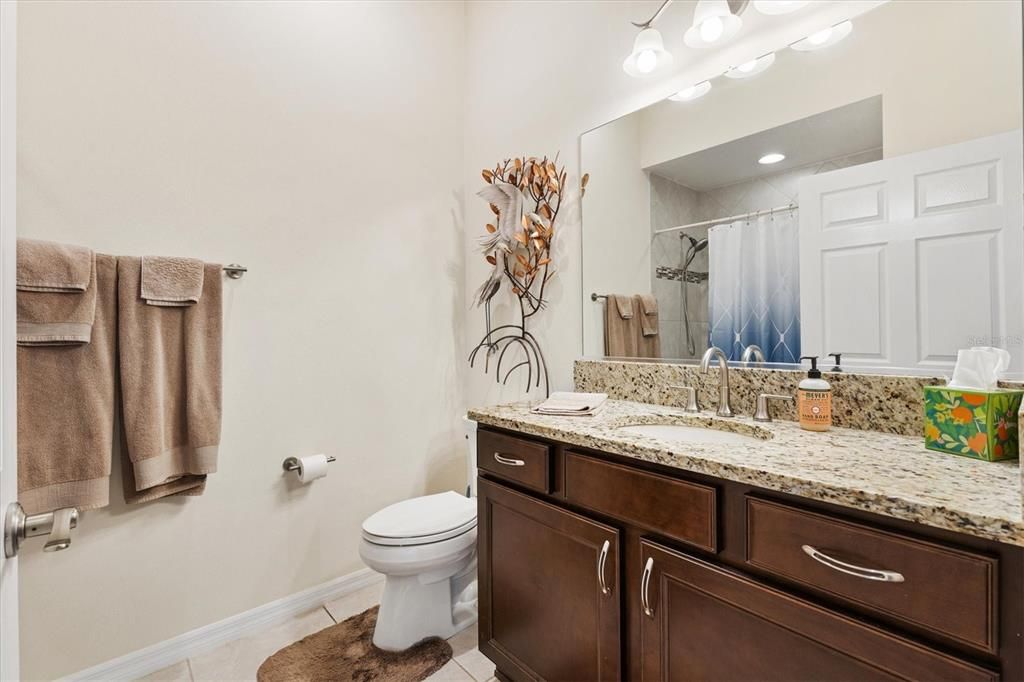 Activo con contrato: $565,000 (3 camas, 2 baños, 2091 Pies cuadrados)