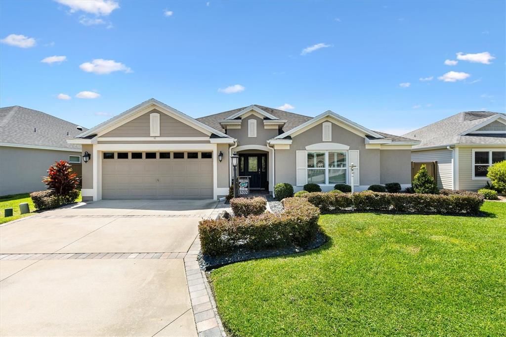 Activo con contrato: $565,000 (3 camas, 2 baños, 2091 Pies cuadrados)