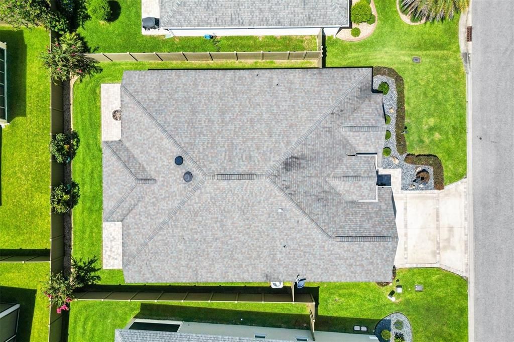 Activo con contrato: $565,000 (3 camas, 2 baños, 2091 Pies cuadrados)