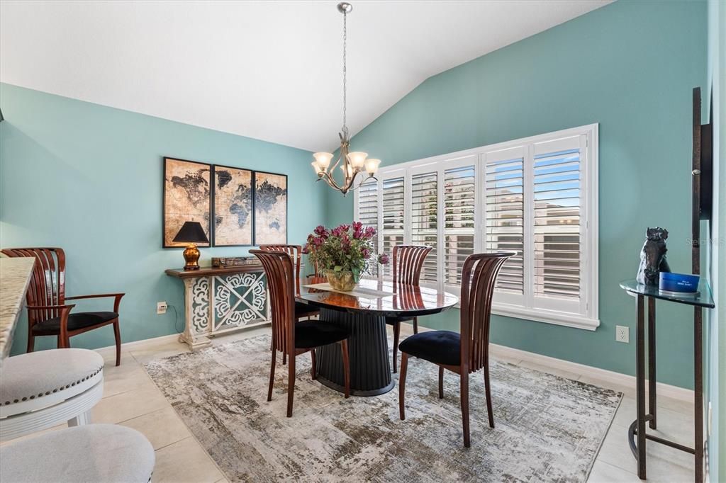 Activo con contrato: $565,000 (3 camas, 2 baños, 2091 Pies cuadrados)